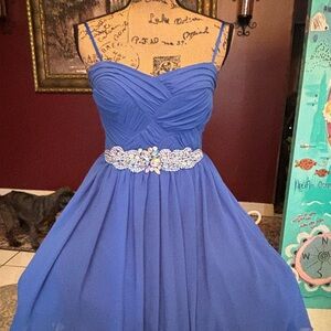 Gorgeous blue dress size 7 or fits size M. 🌸🌺